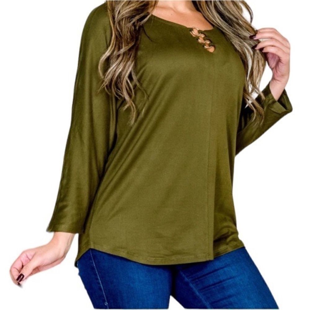 ALLIE & ROB Green Gold Ringed Keyhole Long Sleeve Top